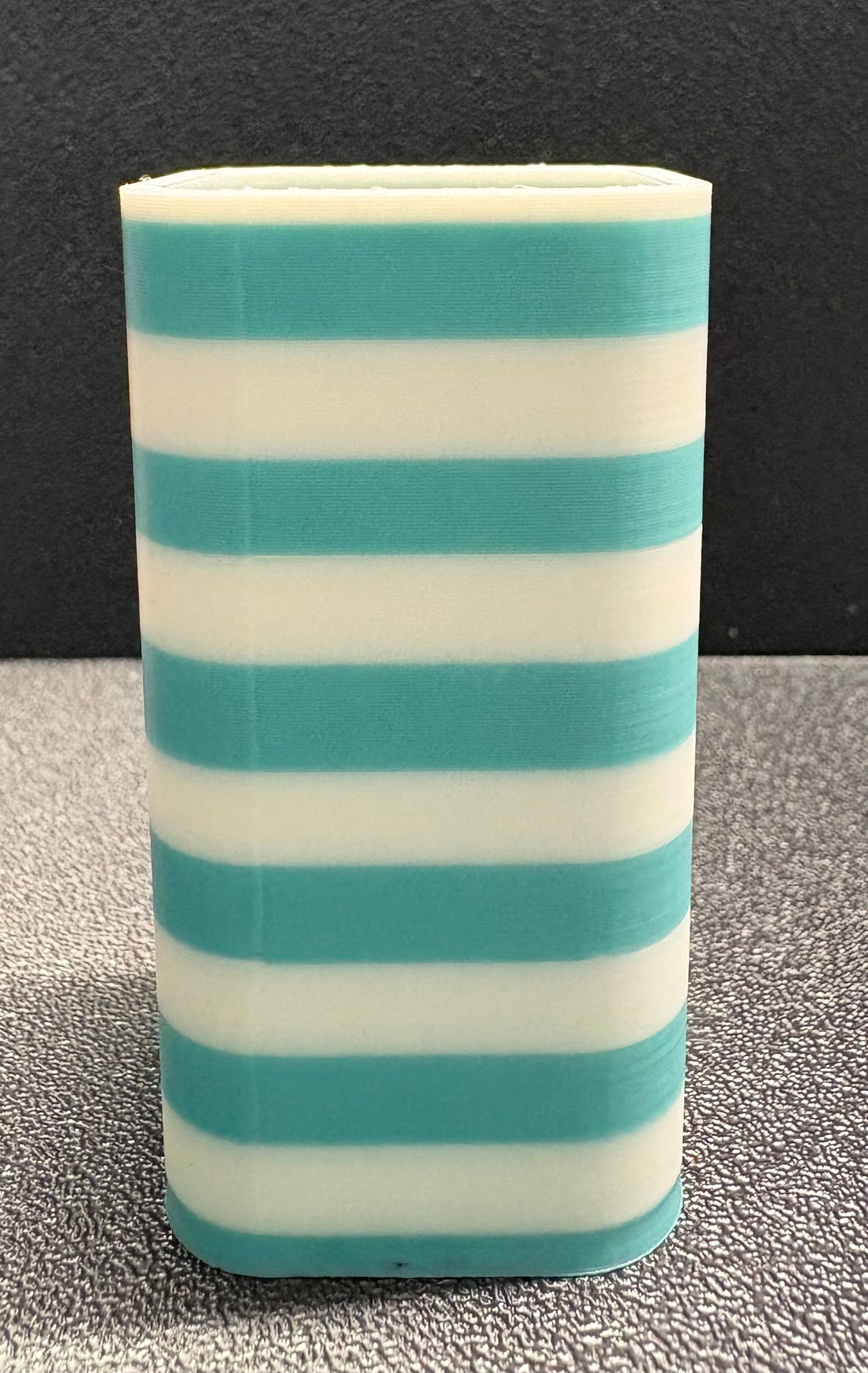 Checkered Diamond Tumbler Stand