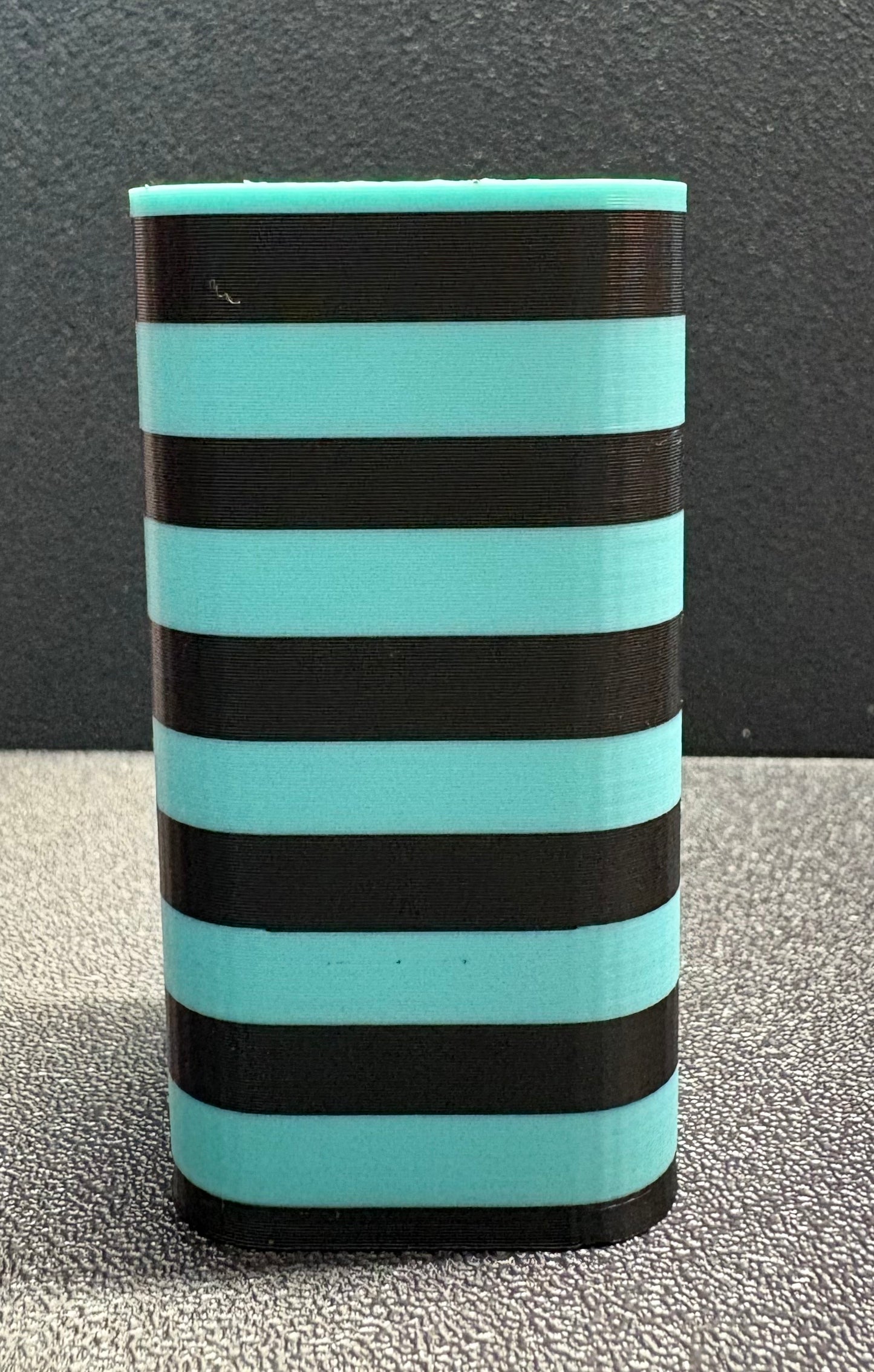 Checkered Diamond Tumbler Stand